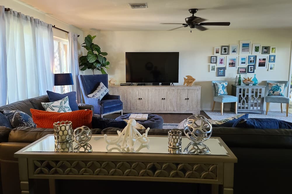 Photo of Livingroom in Coquina Key