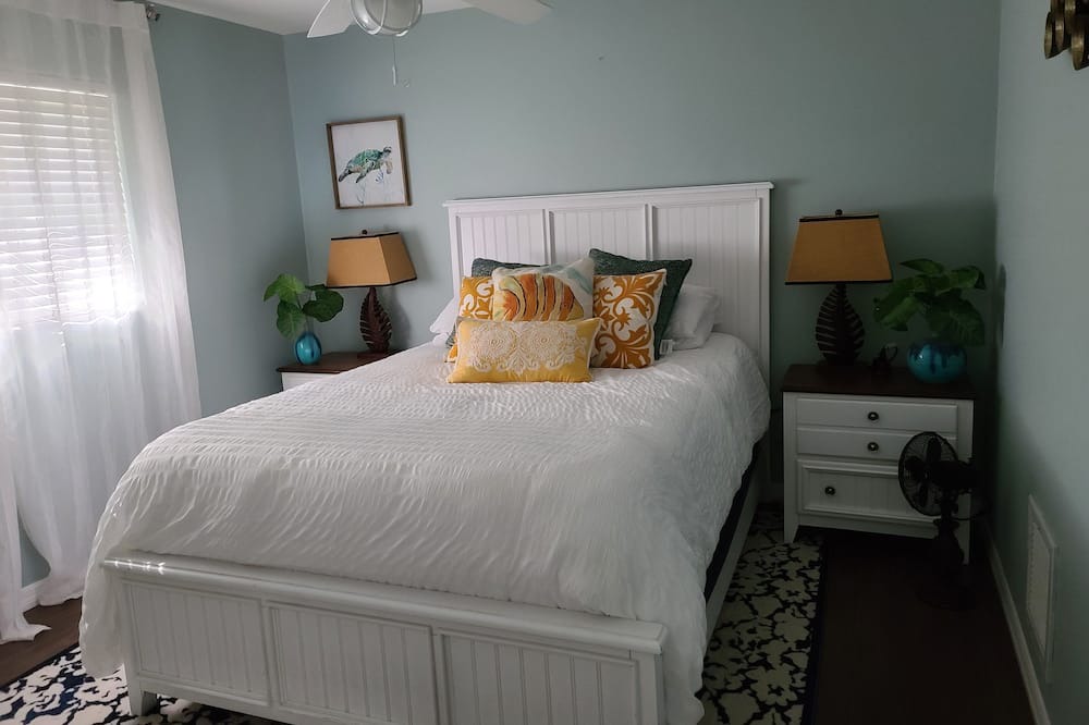 Photo of Bedroom in Coquina Key