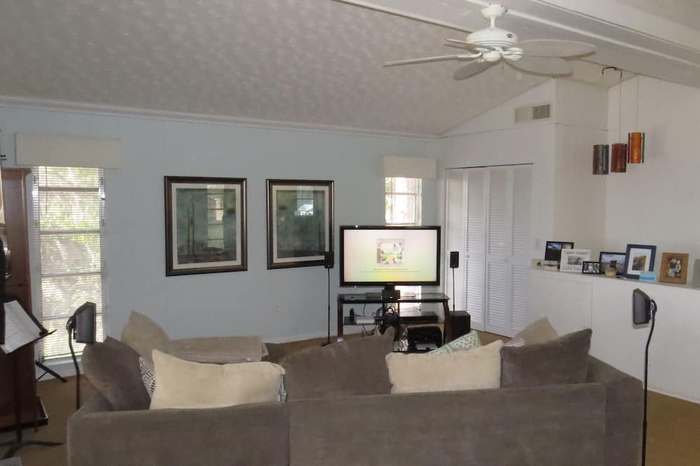Photo of Bedroom in Placid Lakes