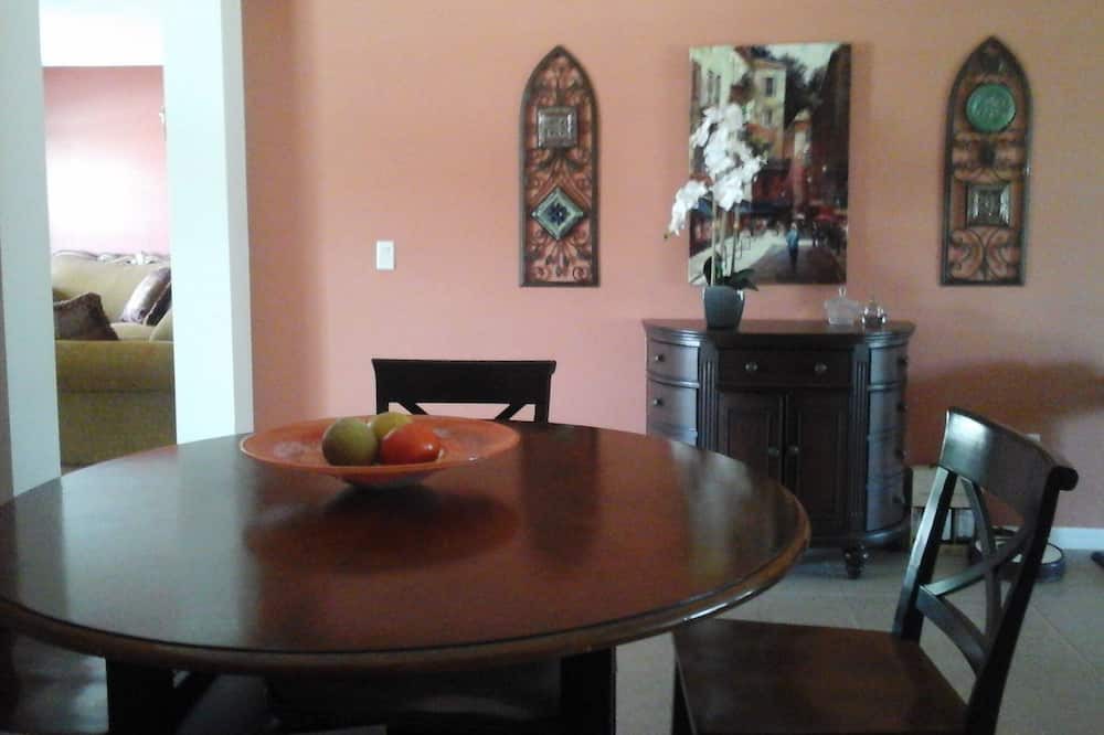 Photo of Kitchen in Port Saint Lucie