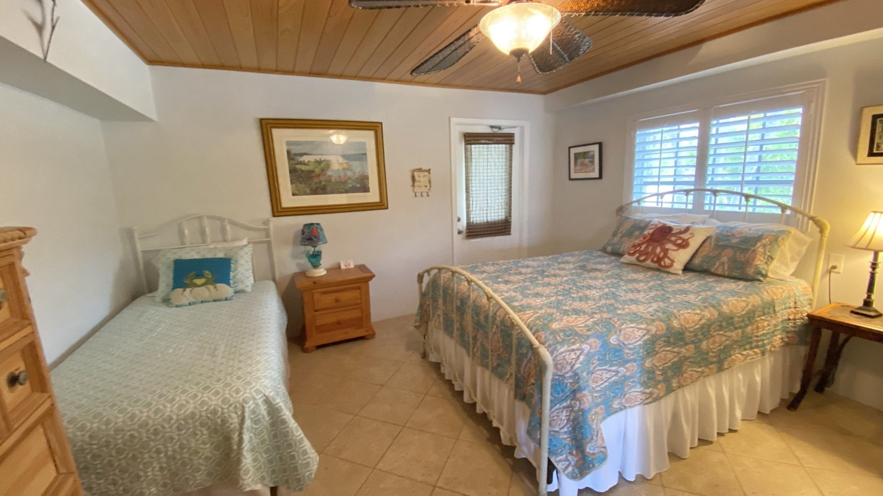 Photo of Bedroom in Venetian Shores