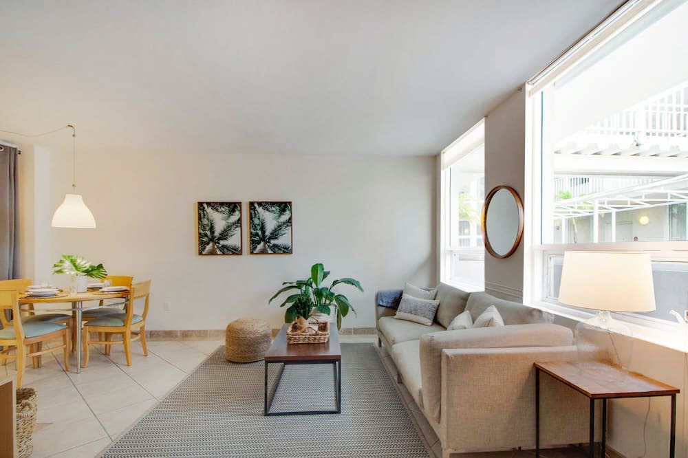 Photo of Livingroom in Coconut Grove
