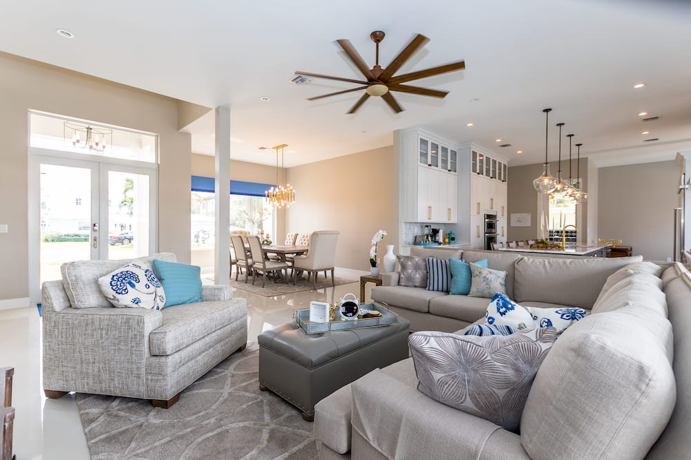 Photo of Livingroom in Pompano Isles