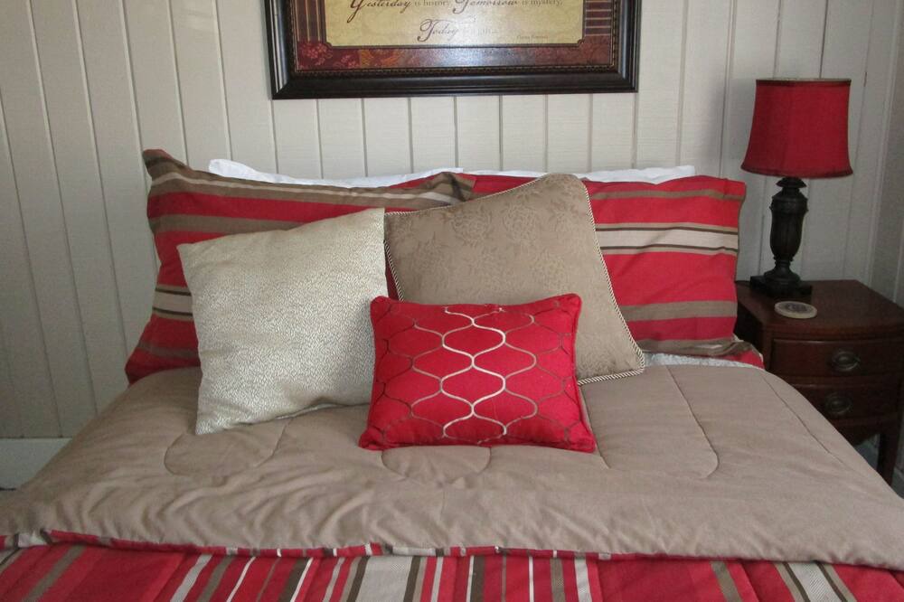 Photo of Bedroom in Salem