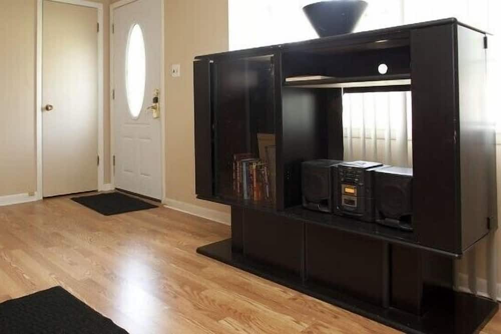 Photo of Livingroom in Tallahassee