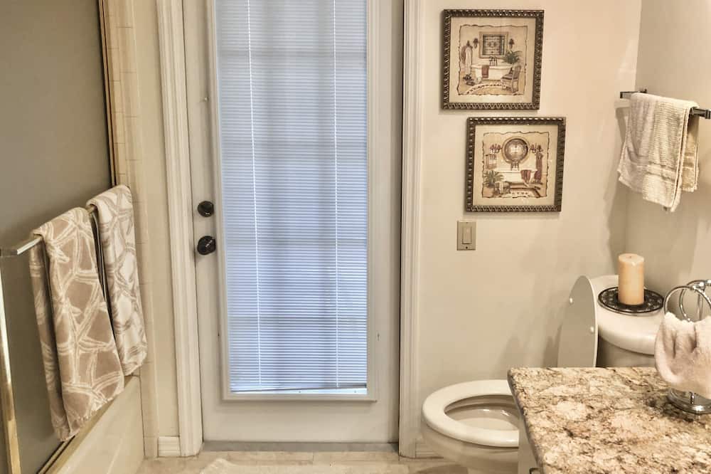 Photo of Bedroom in Landmark Estates