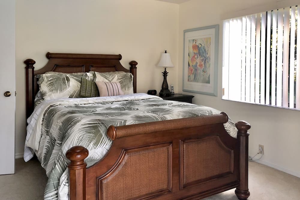 Photo of Bedroom in Landmark Estates