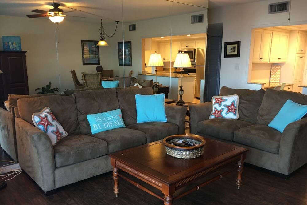 Photo of Livingroom in South Patrick Shores