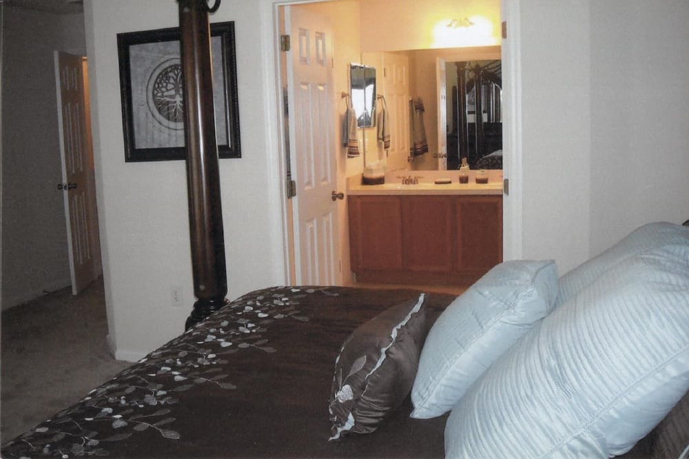 Photo of Bedroom in Trafalgar Village