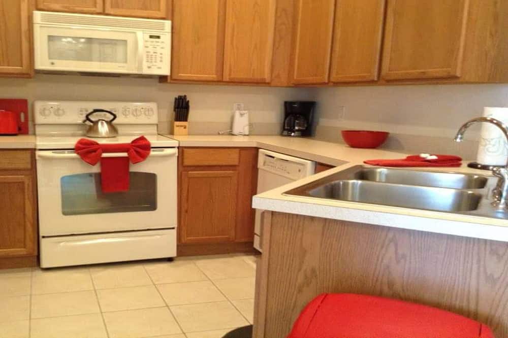 Photo of Kitchen in Trafalgar Village