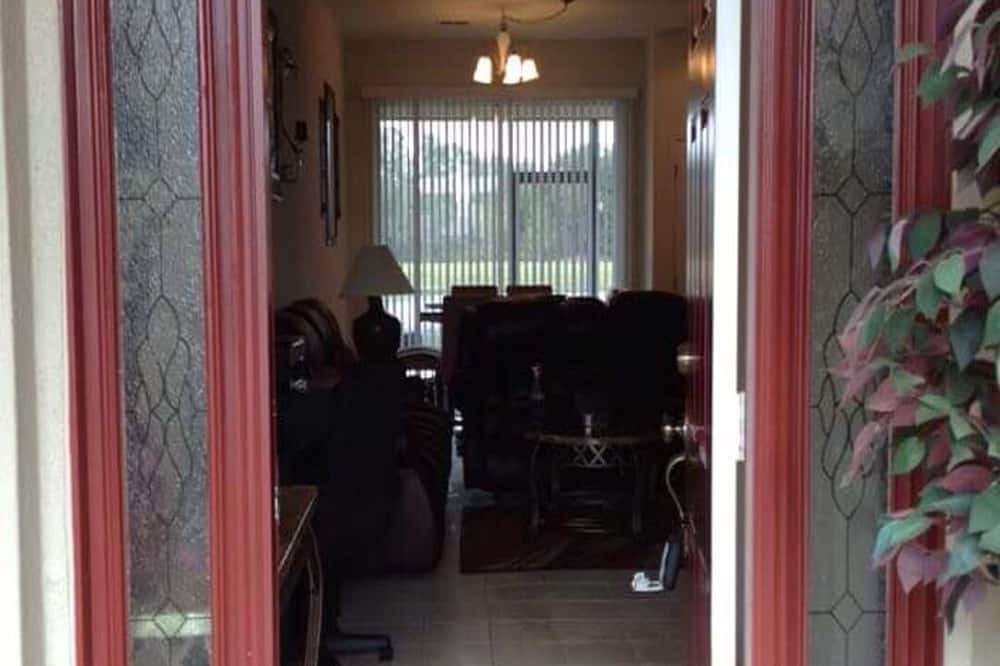 Photo of Patio Balcony in Trafalgar Village