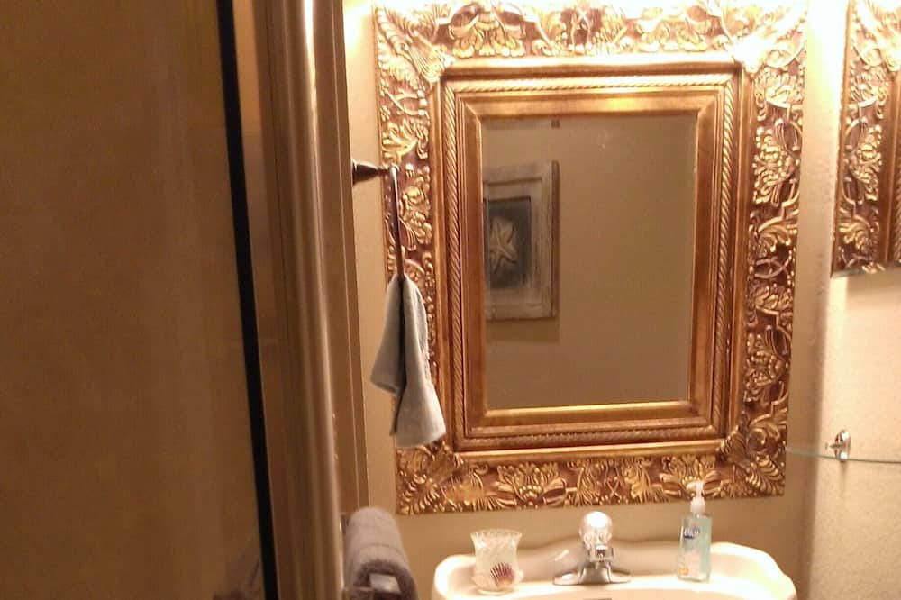 Photo of Bathroom in Niceville