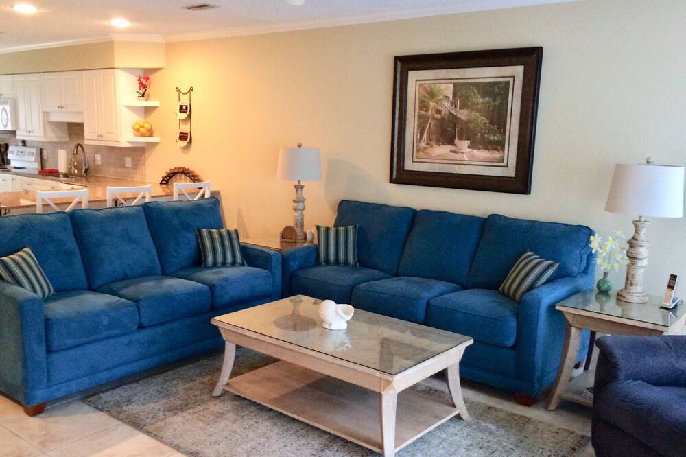 Photo of Livingroom in Fernandina Beach