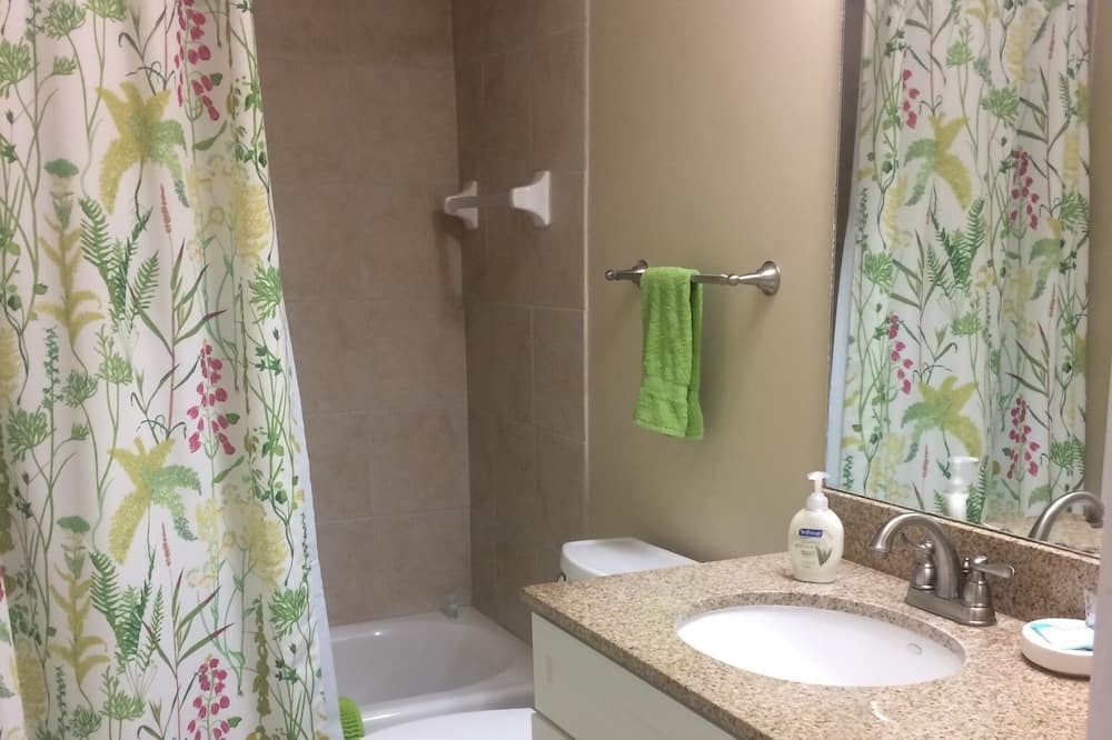Photo of Bathroom in Fernandina Beach