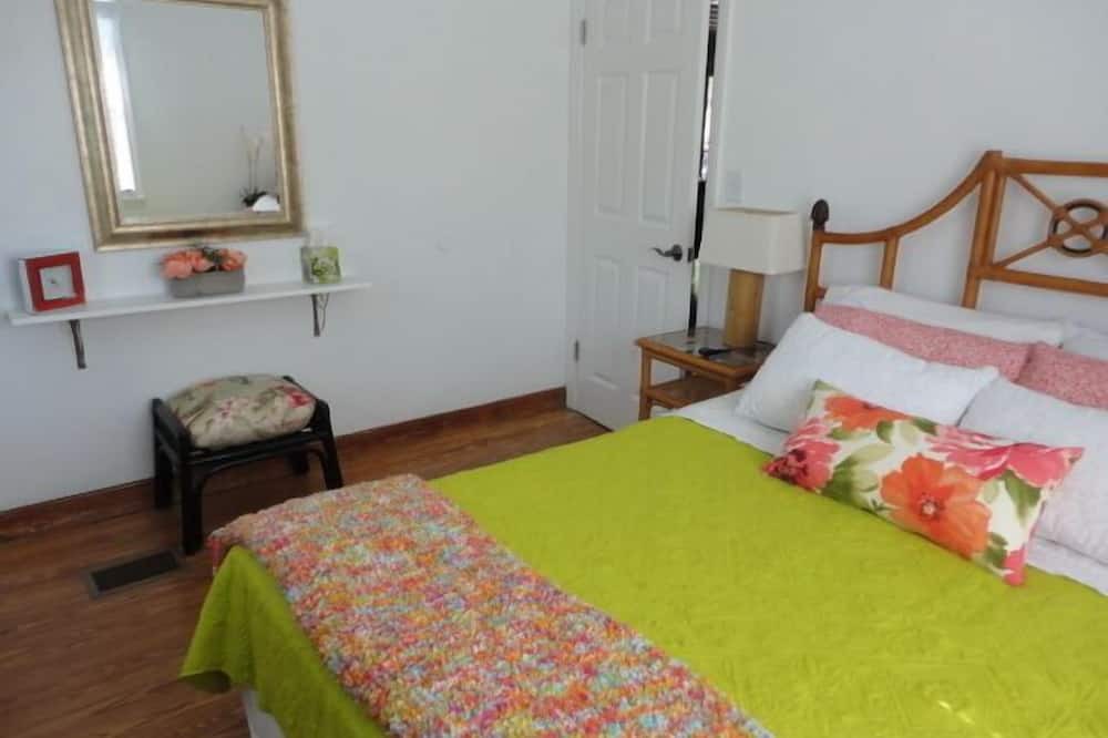 Photo of Bedroom in Titusville