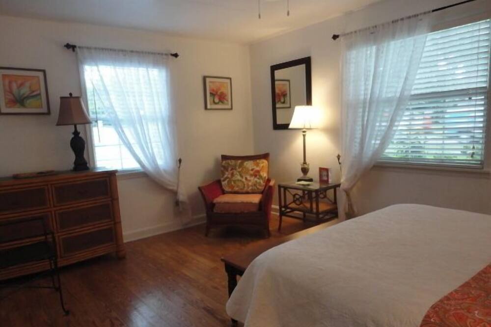 Photo of Bedroom in Titusville