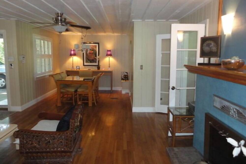 Photo of Livingroom in Titusville