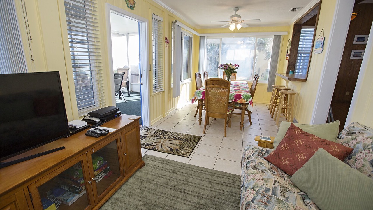 Photo of Livingroom in Wilbur-By-The-Sea