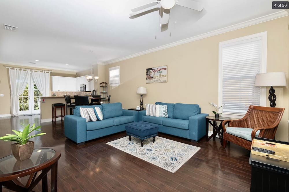 Photo of Livingroom in Islamorada
