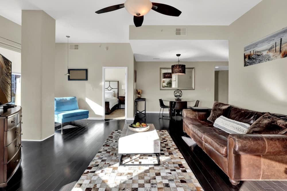 Photo of Livingroom in South Eola
