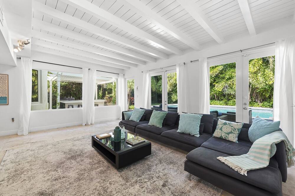 Photo of Livingroom in The Roads
