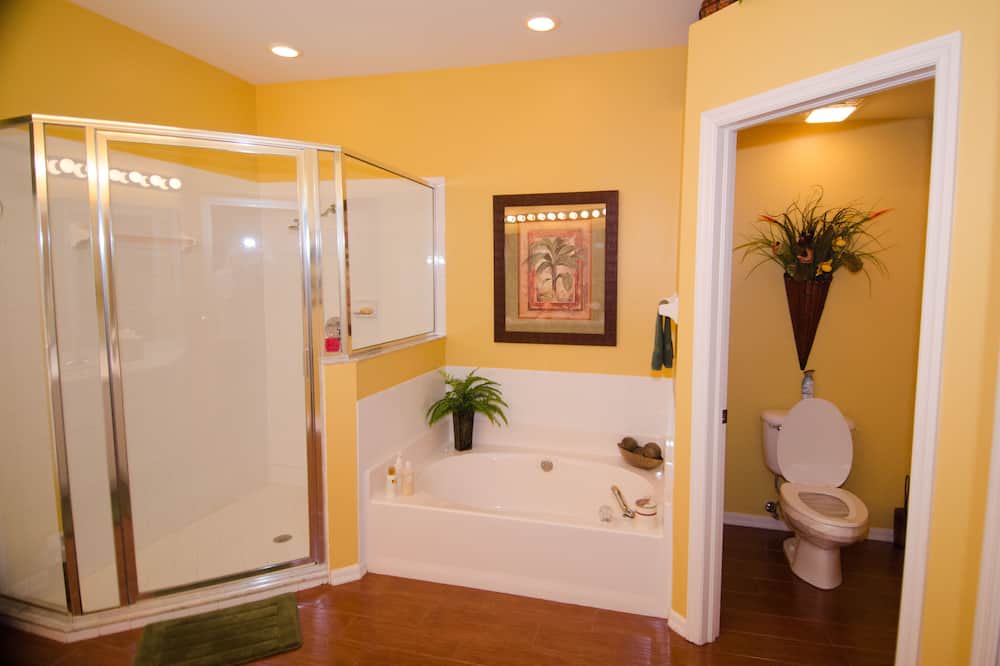 Photo of Bathroom in Falcons Glen