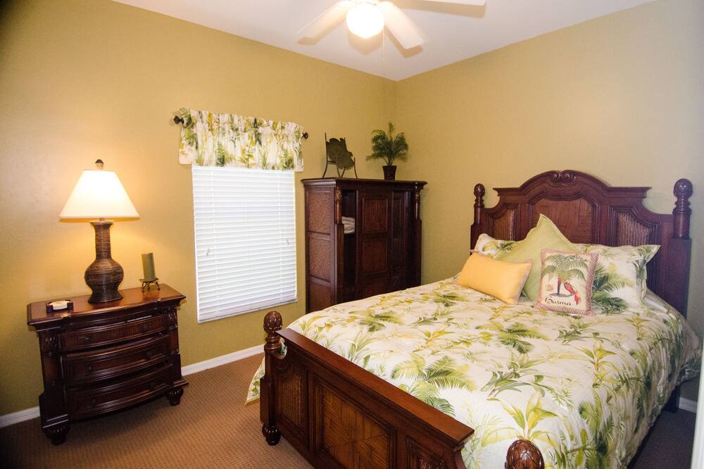 Photo of Bedroom in Falcons Glen