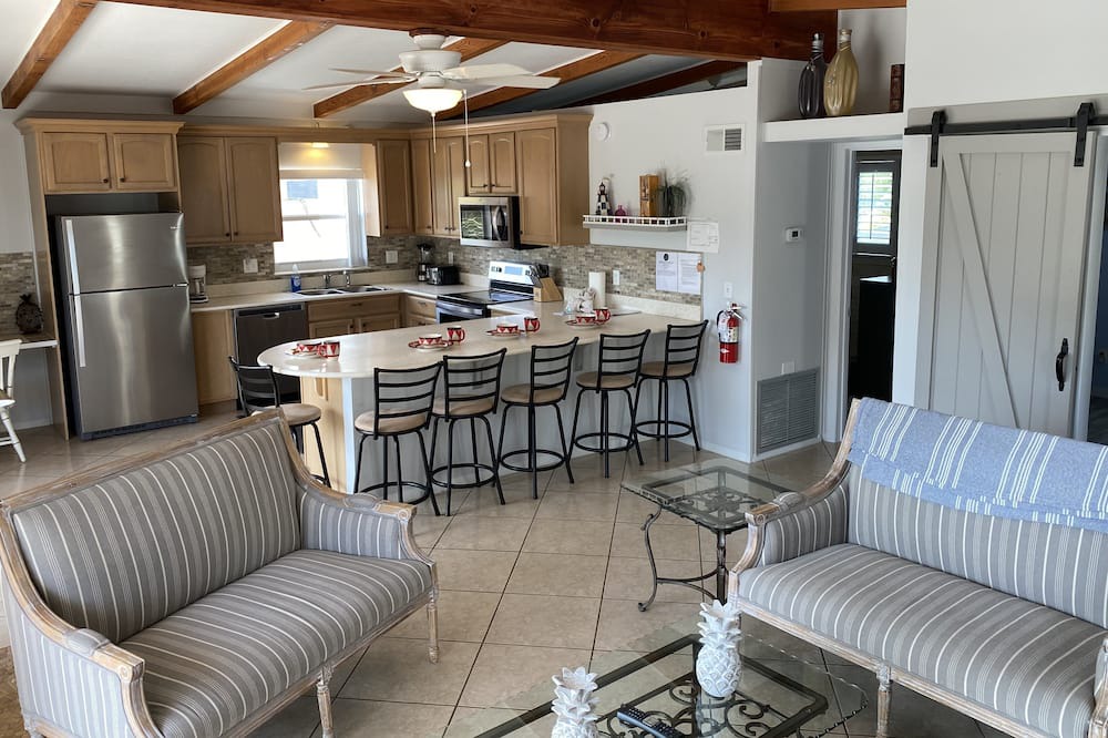 Photo of Livingroom in Fort Myers Beach