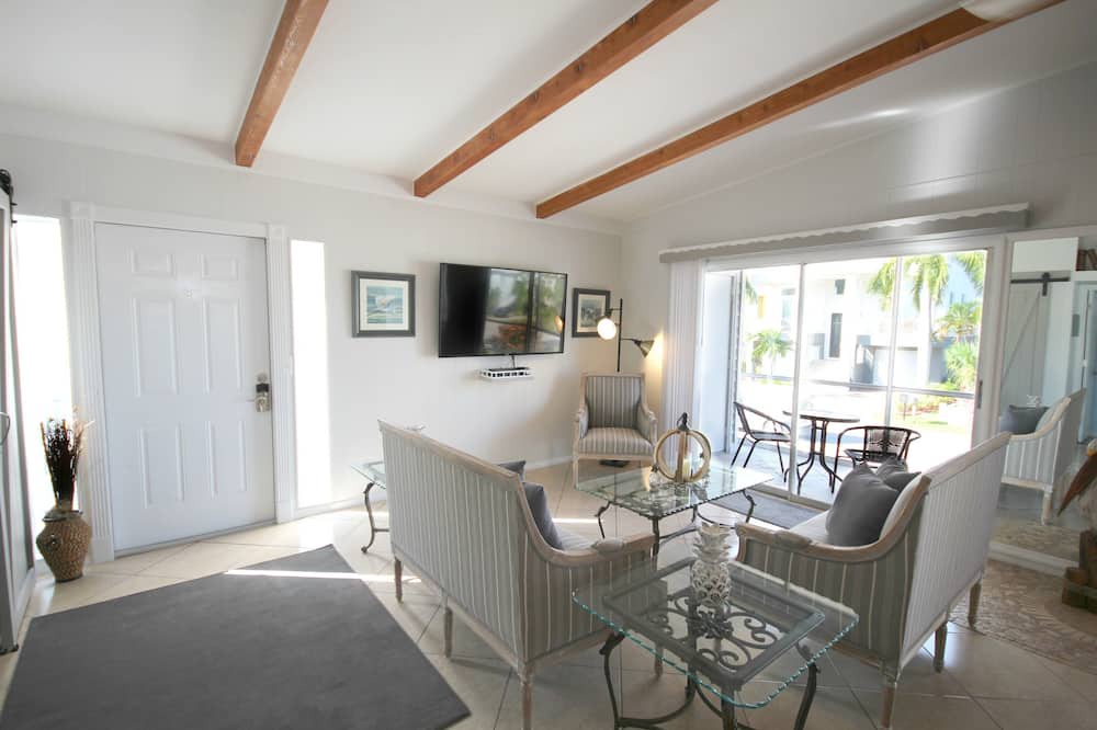 Photo of Livingroom in Fort Myers Beach