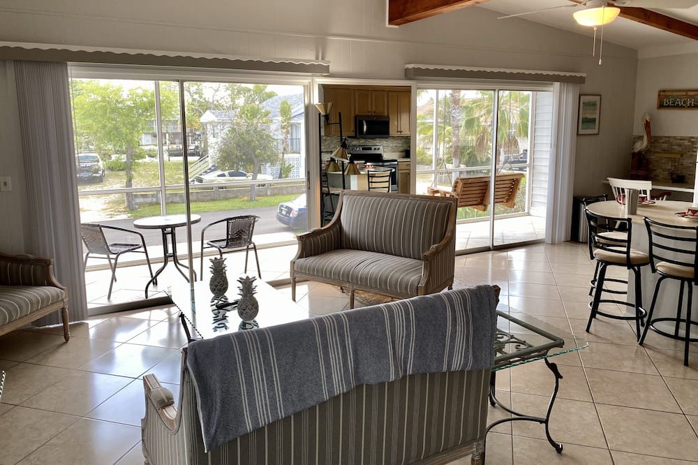 Photo of Livingroom in Fort Myers Beach