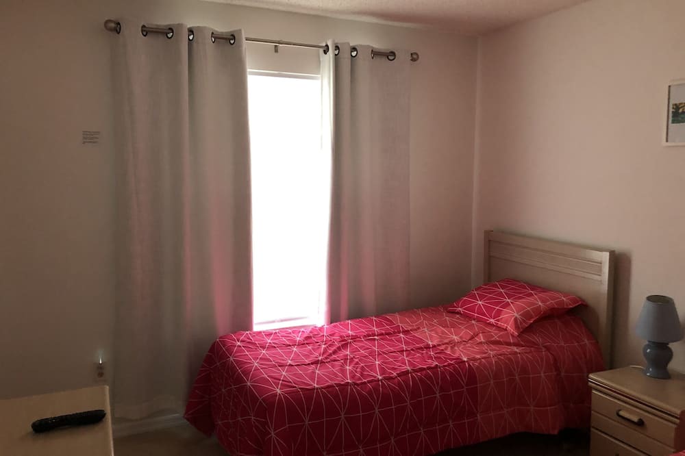 Photo of Bedroom in Lindfields