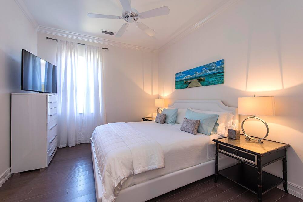 Photo of Bedroom in Lake Park