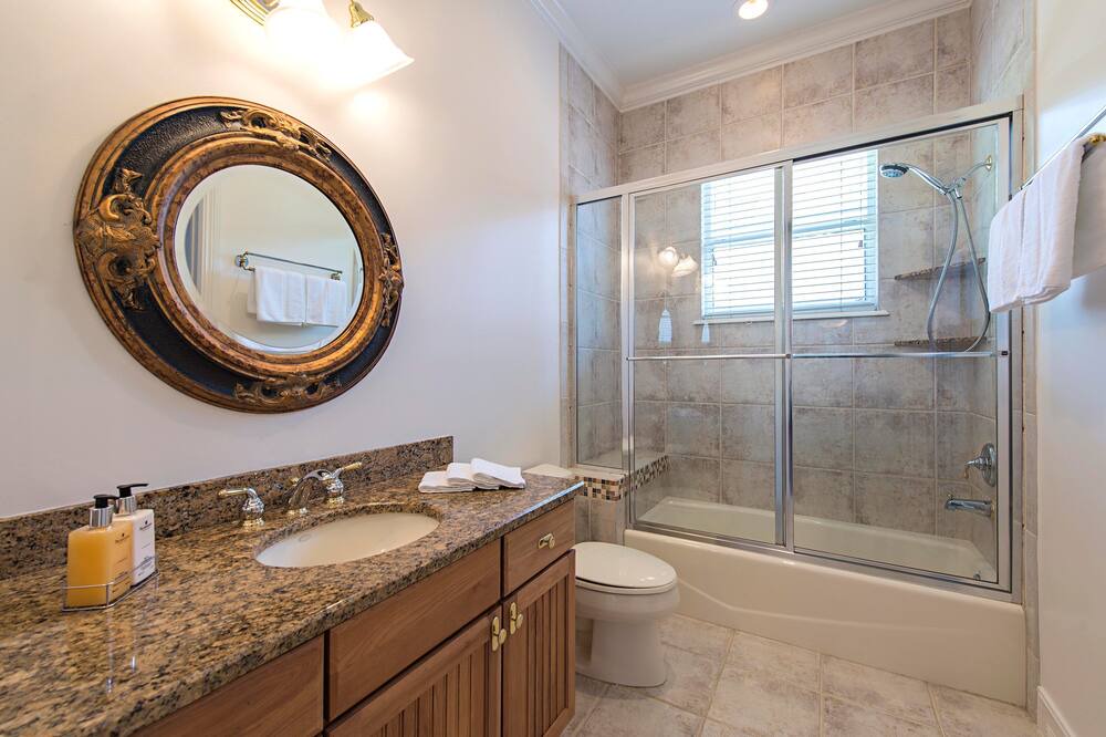 Photo of Bathroom in Lake Park