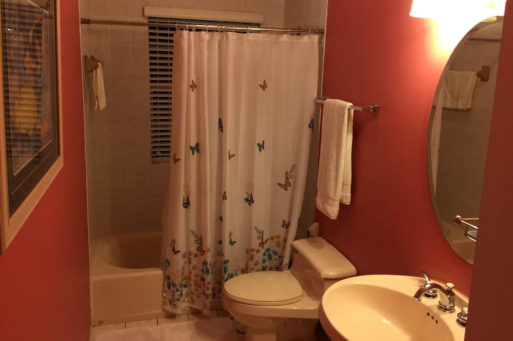 Photo of Bathroom in Southwest Ranches