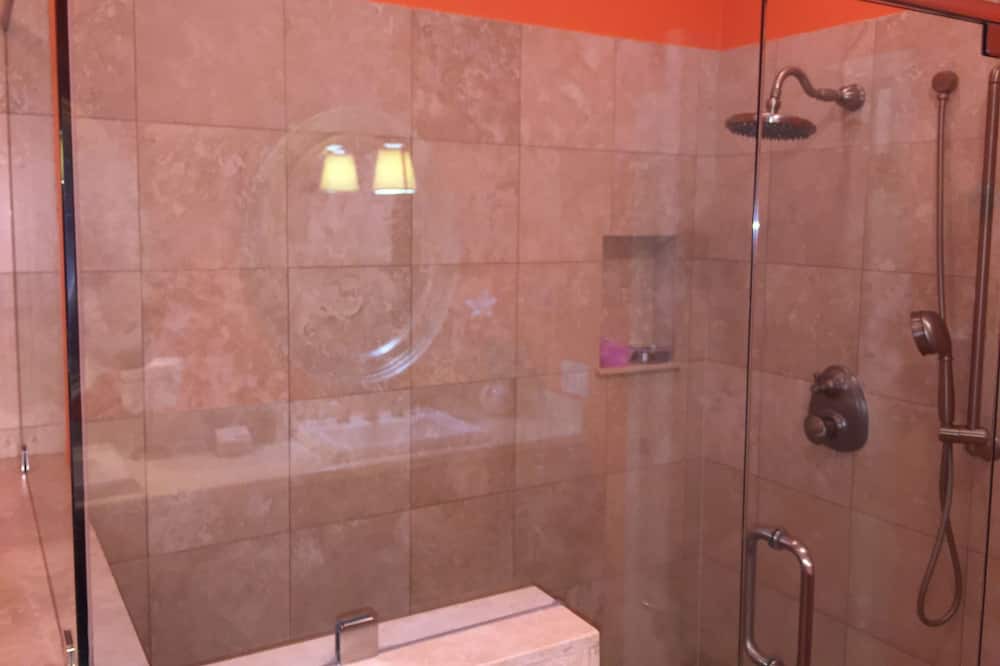 Photo of Bathroom in Southwest Ranches