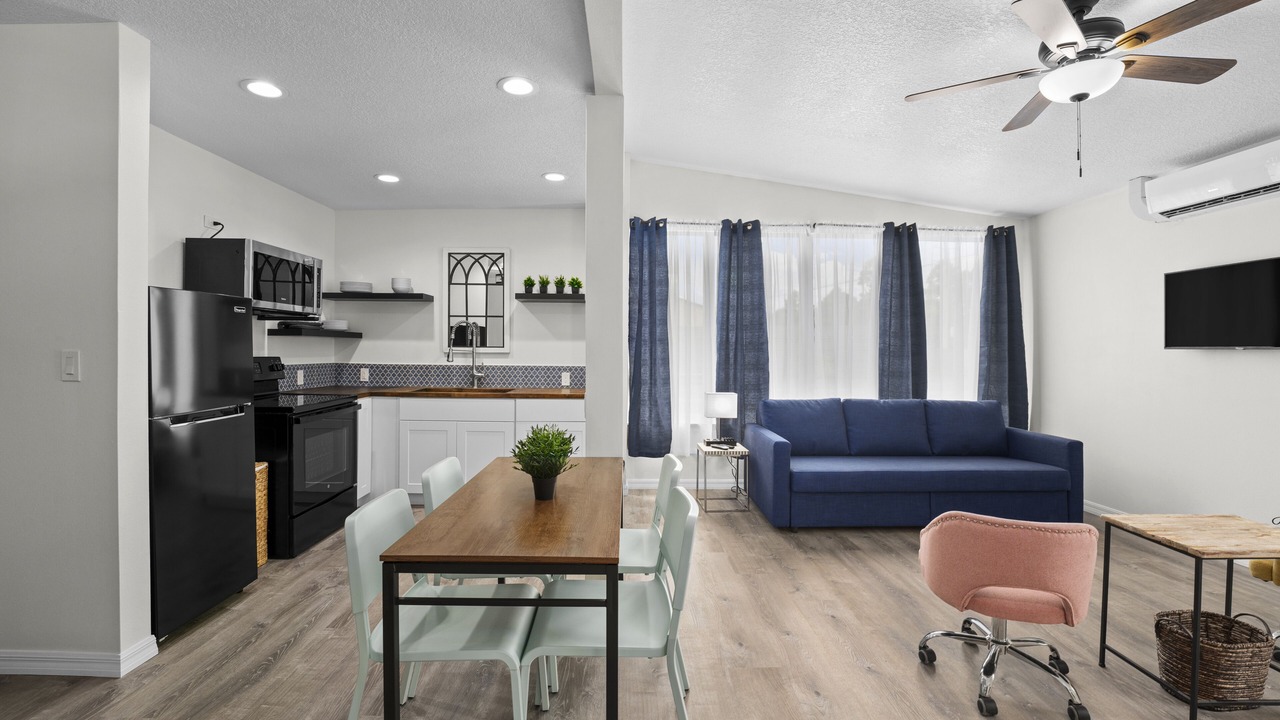 Photo of Livingroom in Titusville