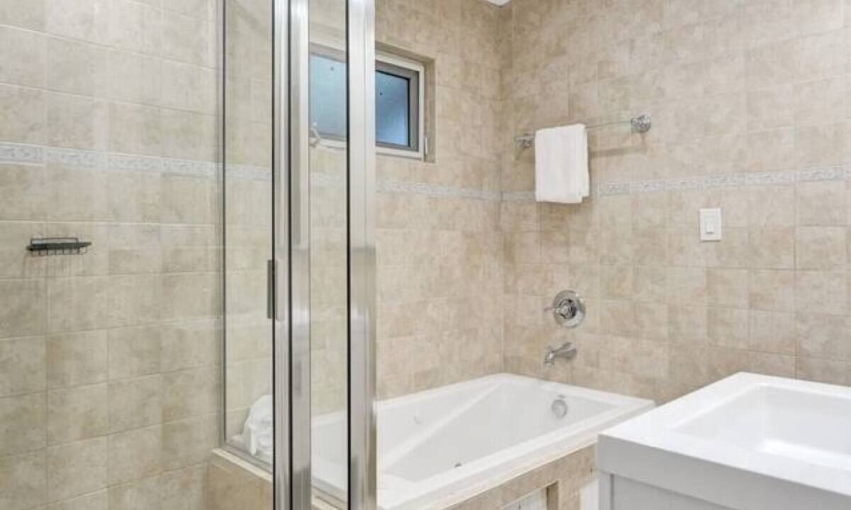 Photo of Bathroom in Sailboat Bend