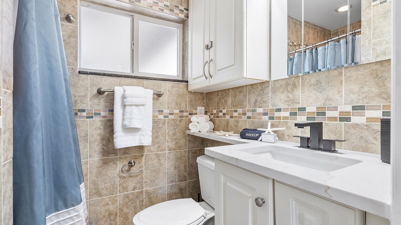 Photo of Bathroom in Royal Poinciana