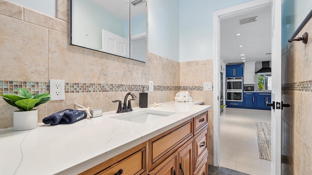 Photo of Bathroom in Royal Poinciana