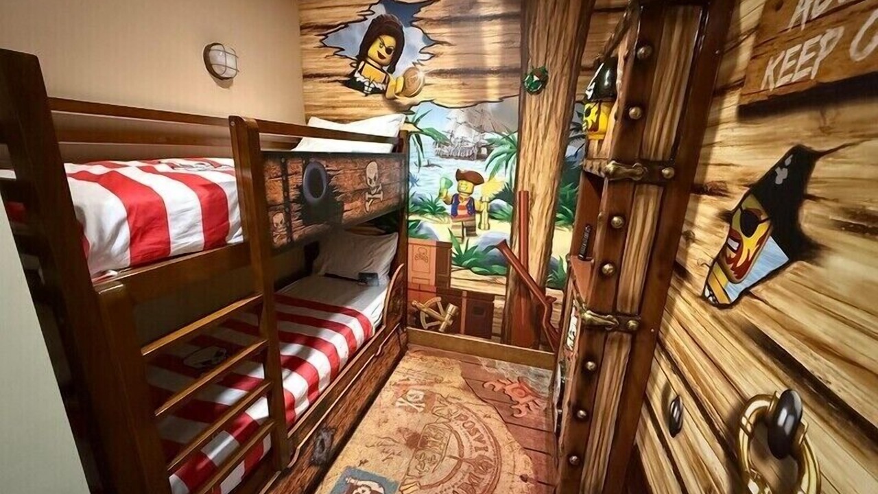 Photo of Bedroom in Cypress Gardens