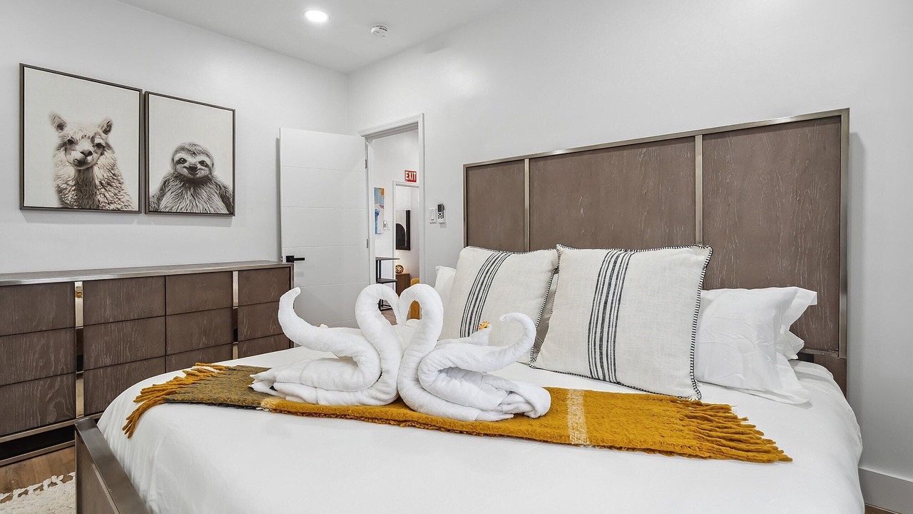 Photo of Bedroom in Hollywood South Central Beach