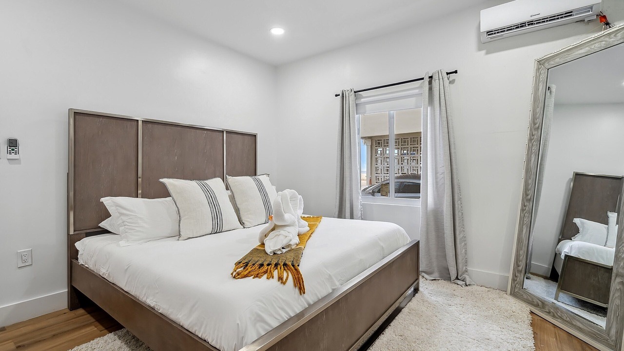 Photo of Bedroom in Hollywood South Central Beach