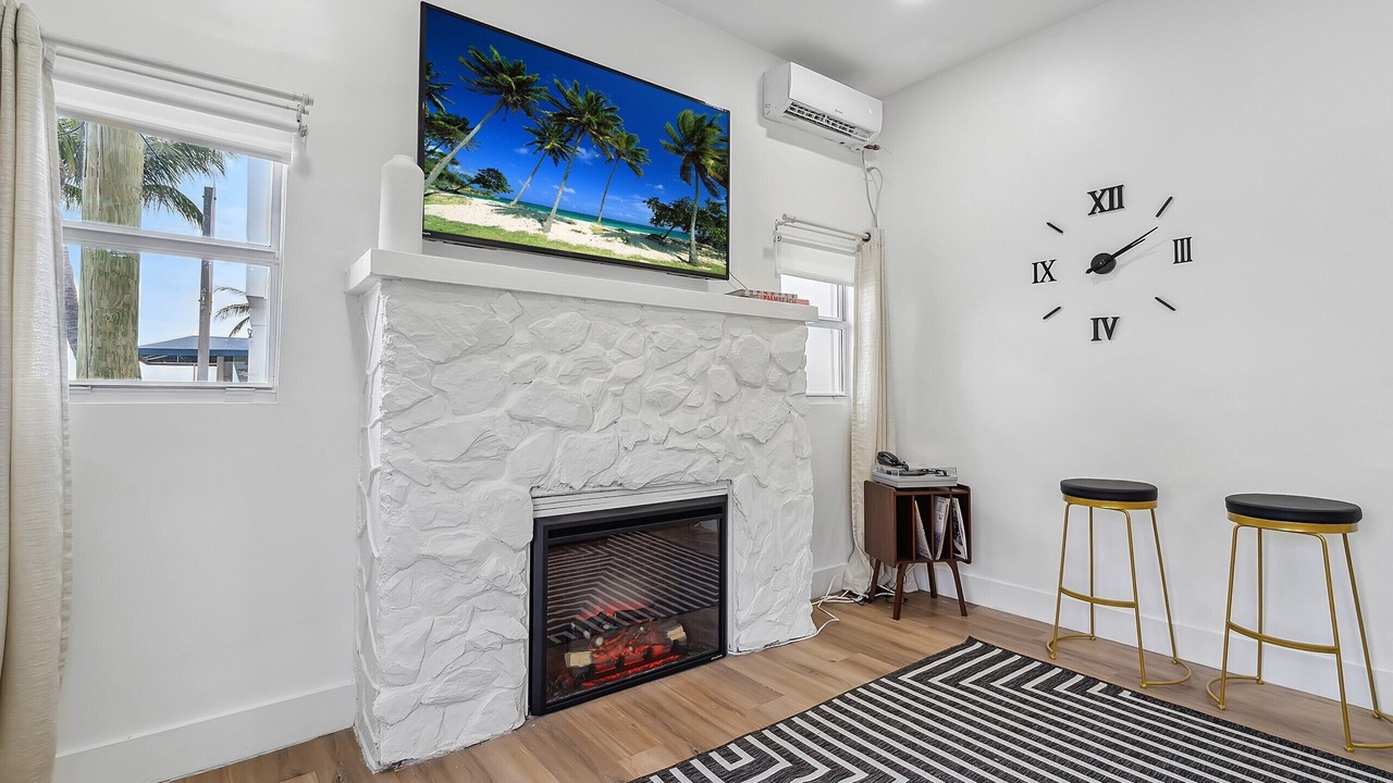 Photo of Bedroom in Hollywood South Central Beach