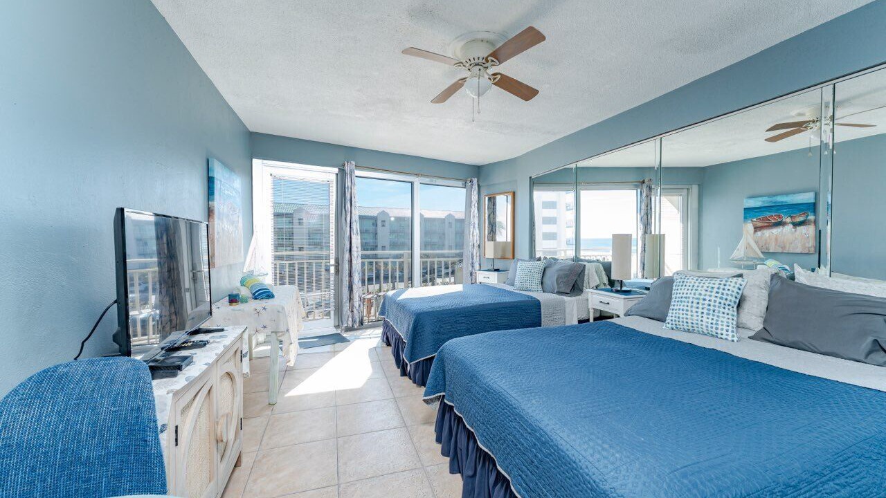 Photo of Bedroom in South Peninsula Historic District