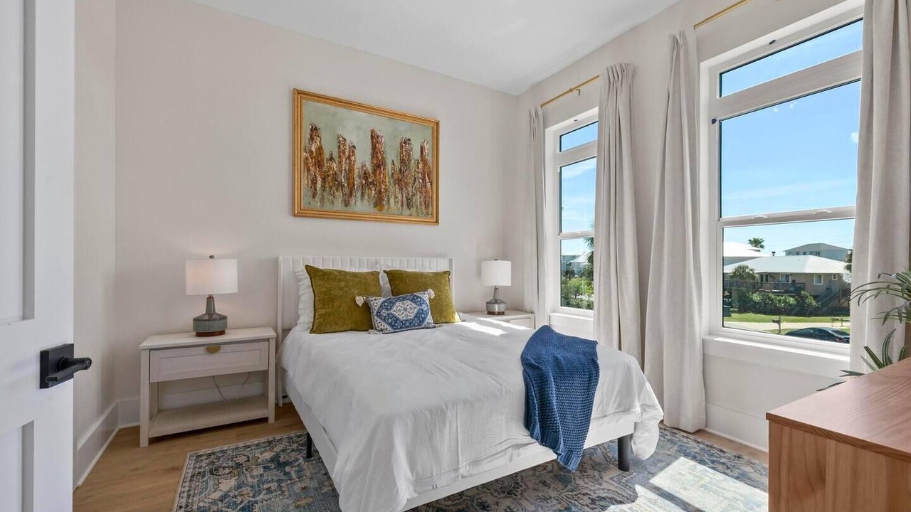 Photo of Bedroom in Pensacola Beach