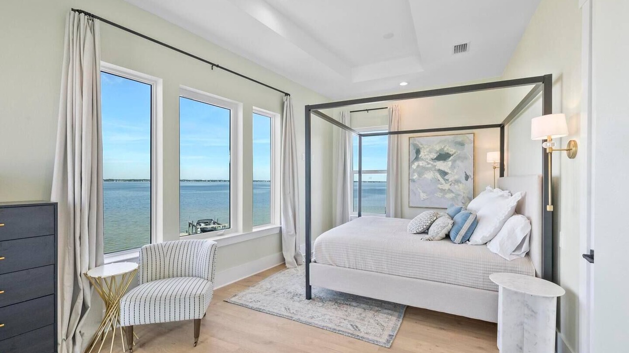 Photo of Bedroom in Pensacola Beach