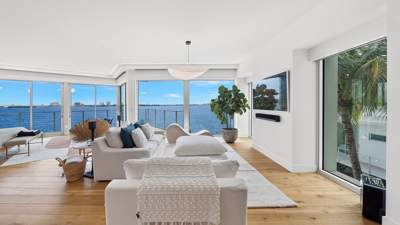 Photo of Livingroom in Miami Shores