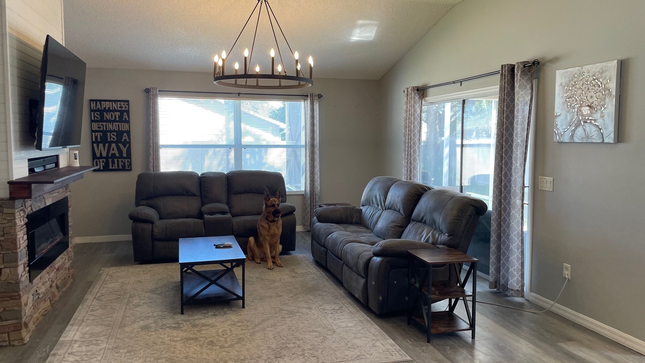 Photo of Livingroom in Duval