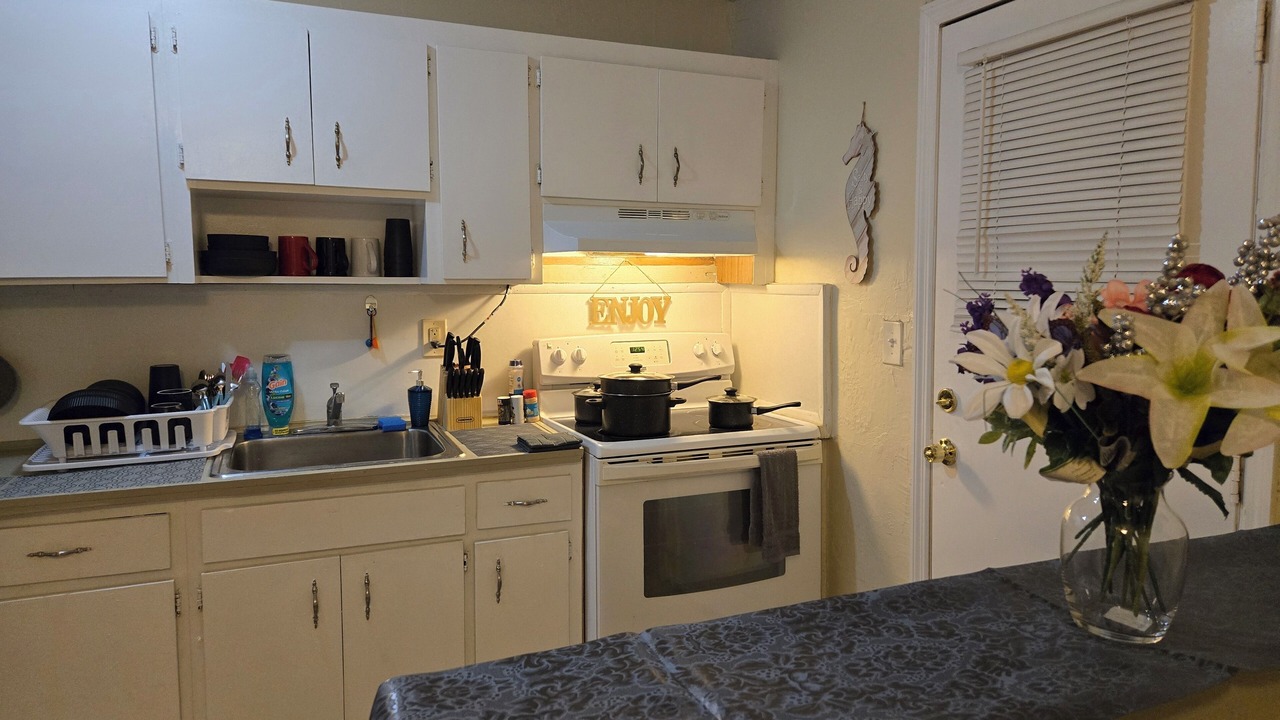 Photo of Kitchen in West Little River