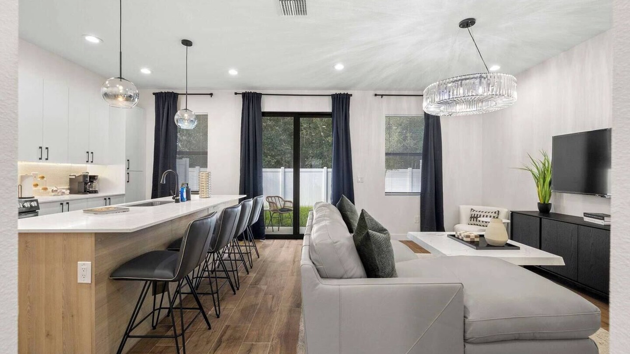 Photo of Livingroom in Pinecrest West Park